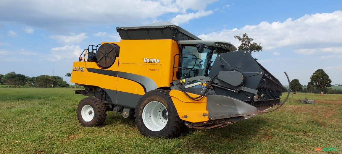 273859-813206-80302272-colheitadeira-30-pes-tatu-modelo-bc-7500-ano-2014