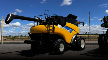 NewHollandCR9060 2